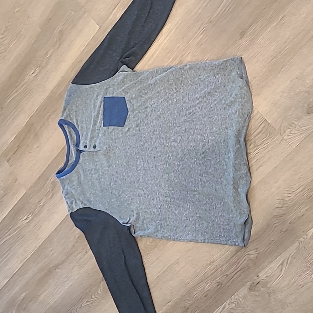 American Eagle Mens Henley